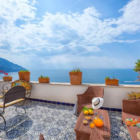 Estate4home - Elsa Villa